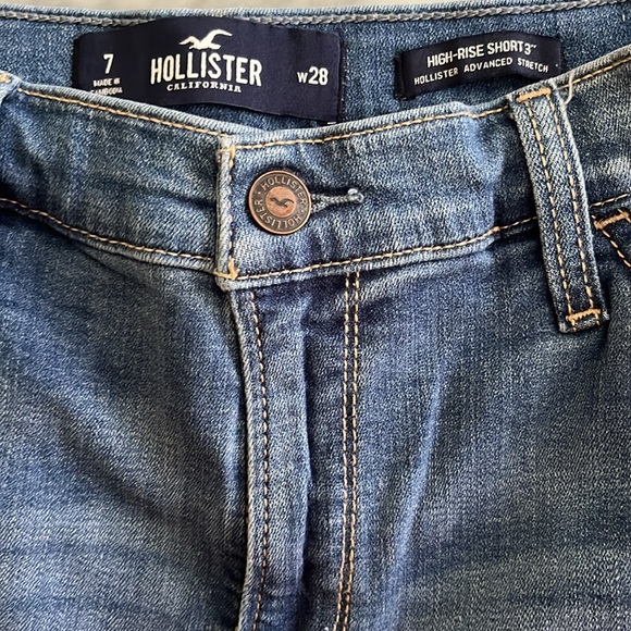 Hollister 3” High Rise Short size 28 (7) Excellent CLEAN condition - Picture 4 of 4